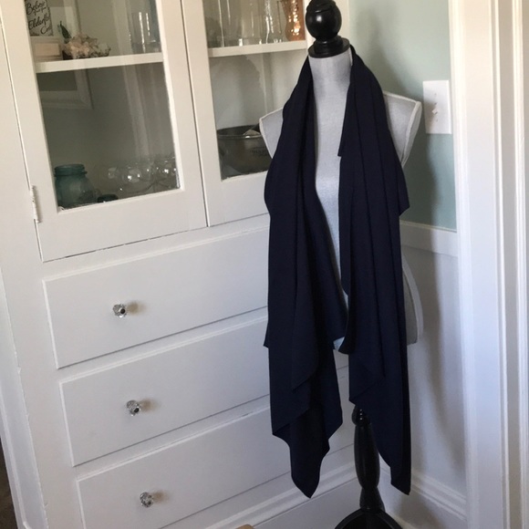 NWT Navy Uniqlo cape scarf wrap stole sold out - Picture 7 of 7